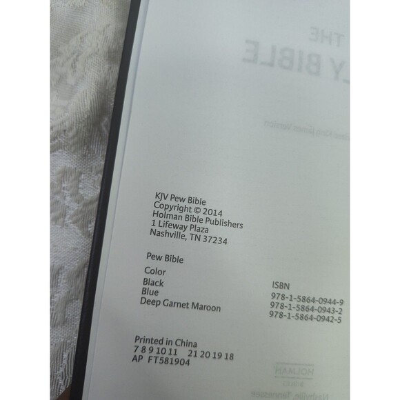 Holy Bible Black King James Version KJV Holman Black Hardcover Red Letter Ed Pew - Picture 7 of 10